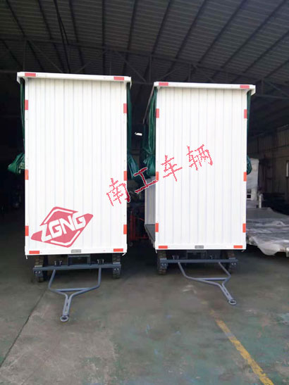 白色雨篷天博网页版_天博（中国）3I.jpg