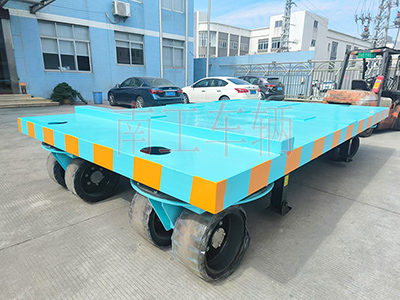 18吨重型天博网页版_天博（中国） 四个转盘工具拖车2I.jpg