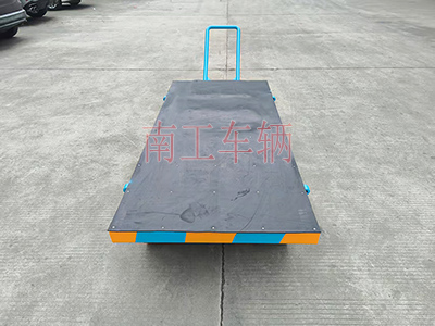 3吨小型天博网页版_天博（中国） 带橡胶垫工具车3I.jpg